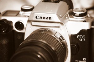 800px-Canon_EOS_50E_camera