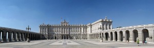 800px-Palacio_Real_Madrid_2