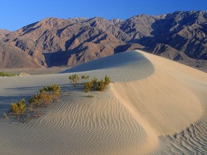 800px-Death-valley-sand-dunes