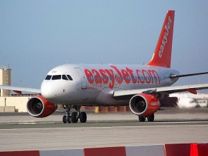 800px-Gibraltar_Airport,_easyJet