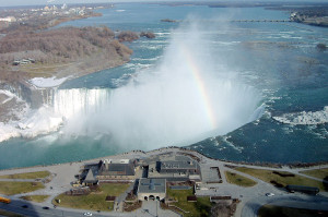 800px-Horseshoe_Falls_-_March_2006