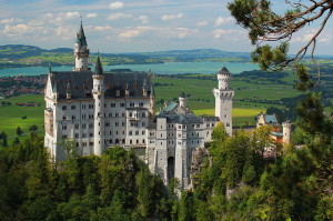 800px-SchlossNeuschwanstein2011