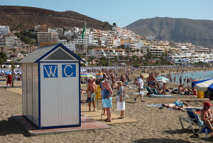 800px-Tenerife_cristianos_beach_D